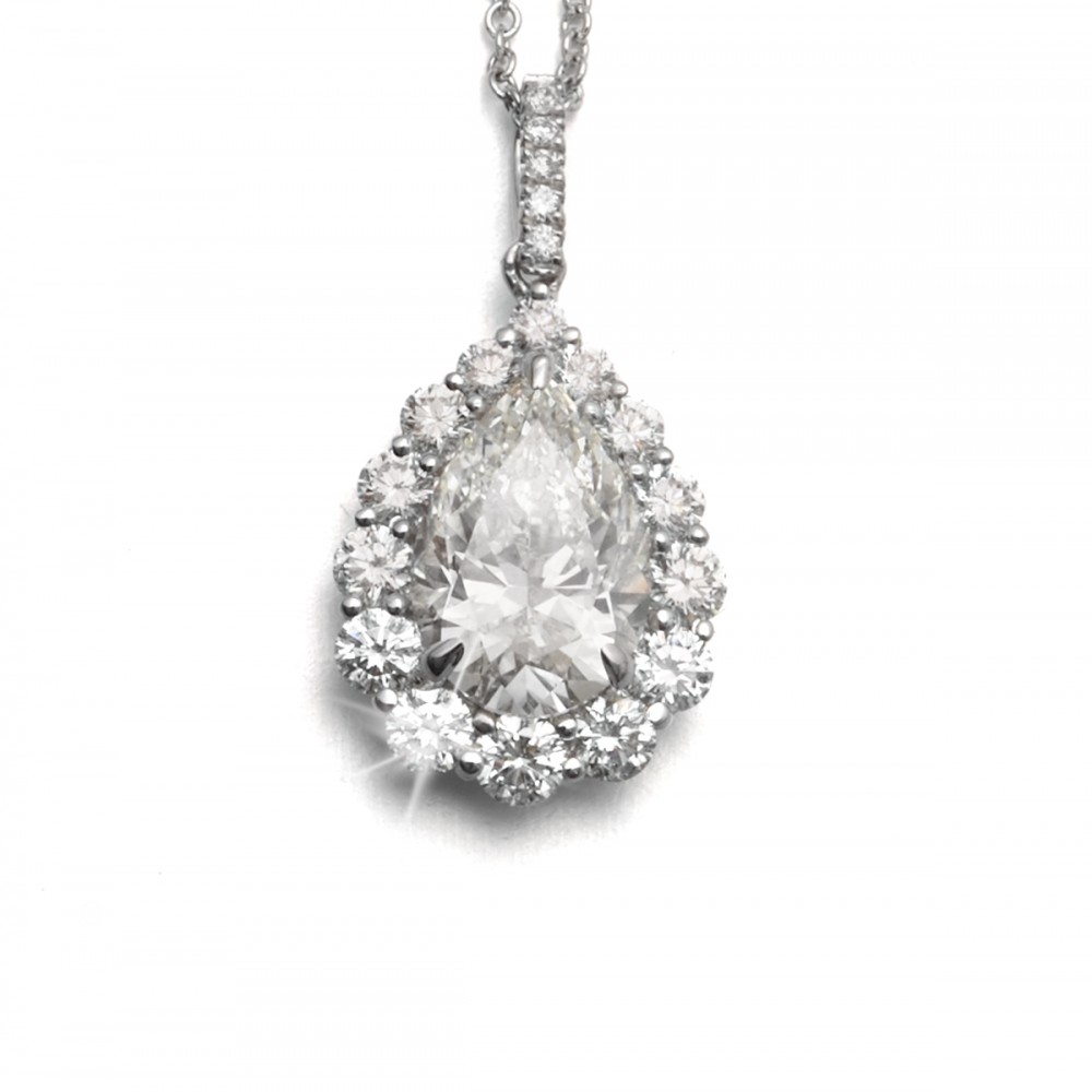 Pear shaped diamond pendant