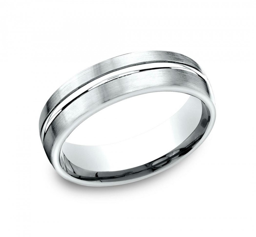 18K White Gold Center Cut Wedding Band