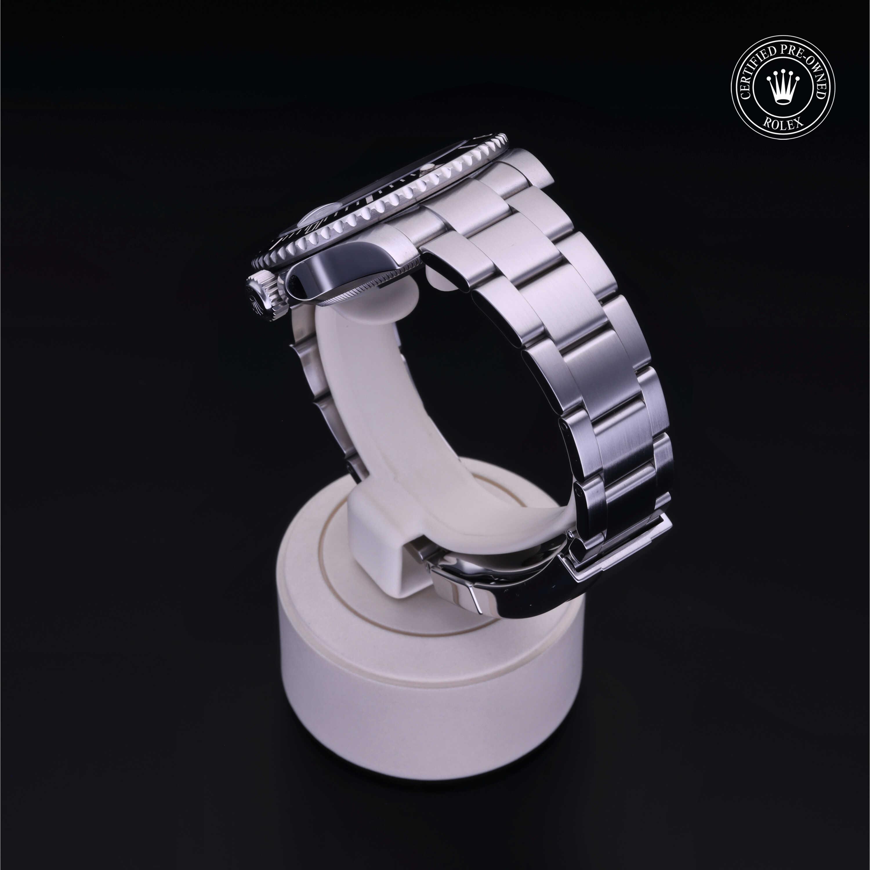 Oyster Perpetual Submariner Date alternate view 4