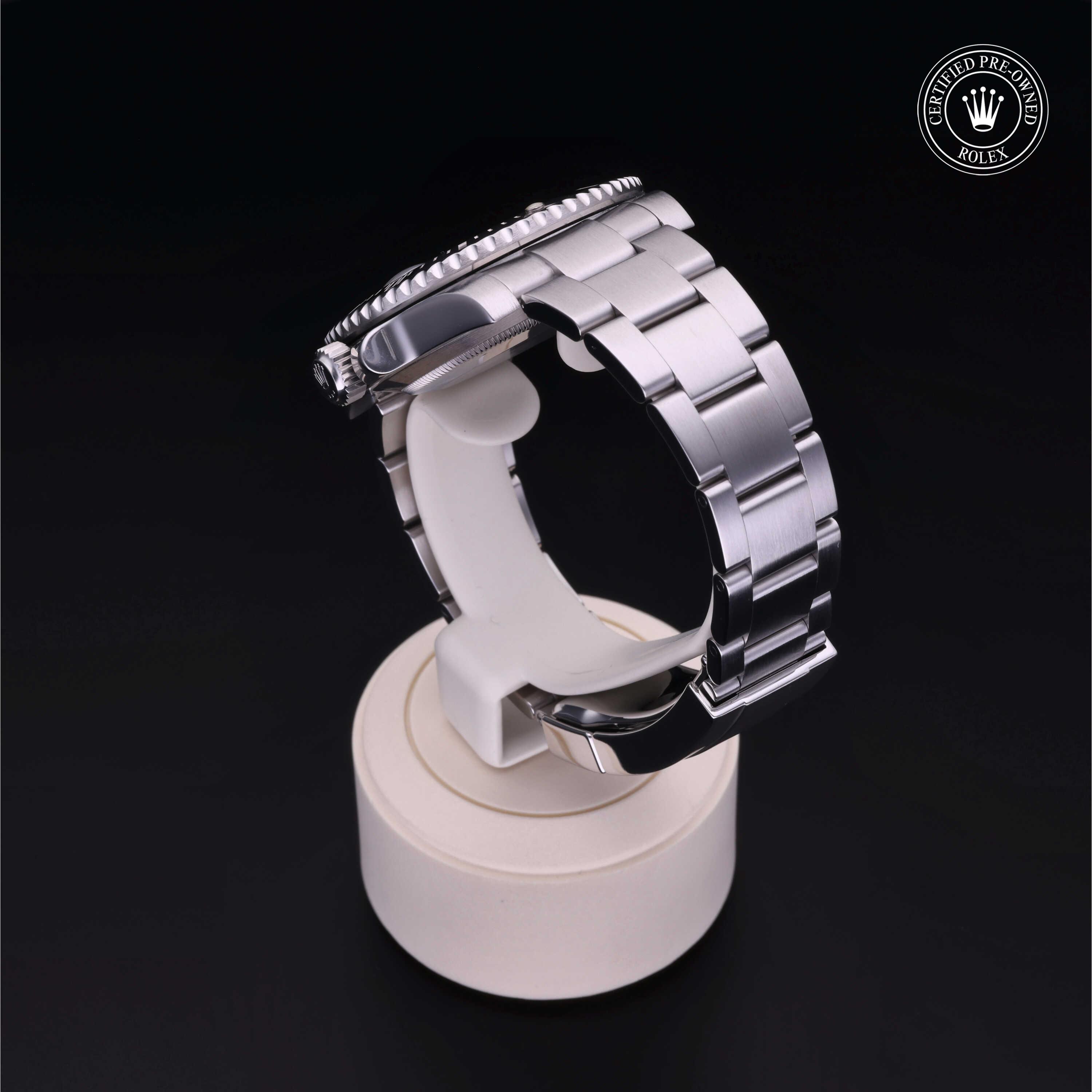 Oyster Perpetual Submariner Date alternate view 4