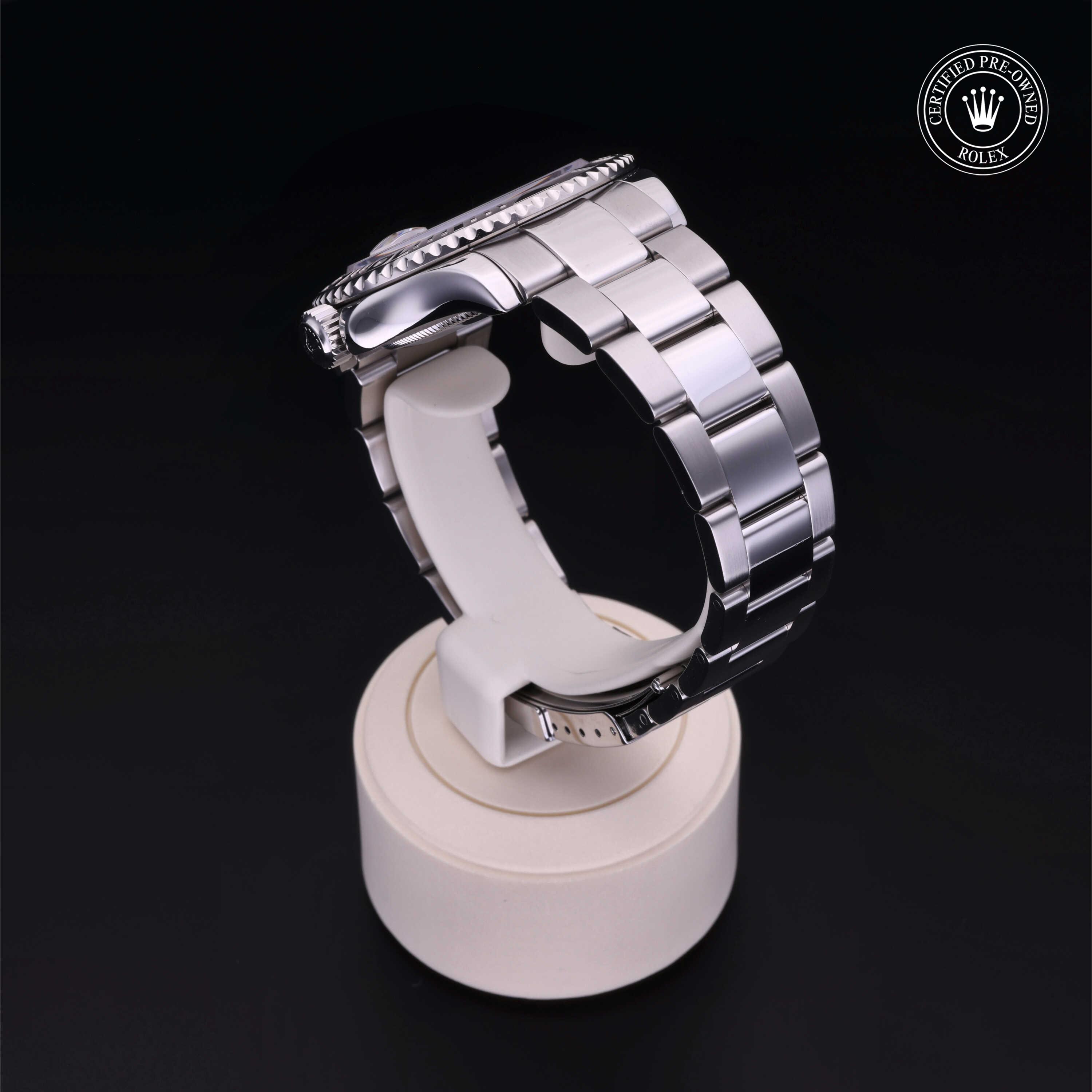 Oyster Perpetual Yacht-Master 40 alternate view 4
